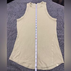 Lululemon Pistachio Green Ribbed Sleeveless Tank Top Stretchy Size M